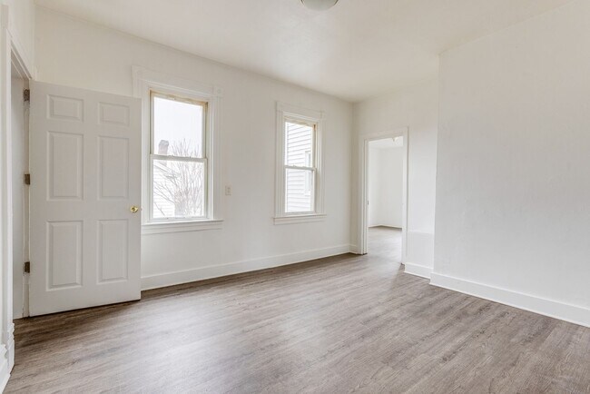 Building Photo - 440 Hays Ave