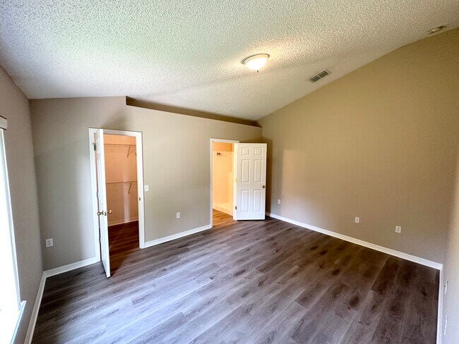 Building Photo - 71 Reidsville Dr