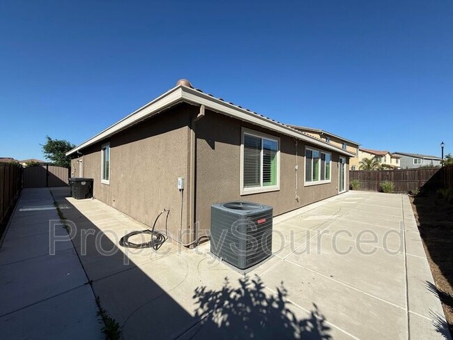 Building Photo - 1978 Memorial Ln