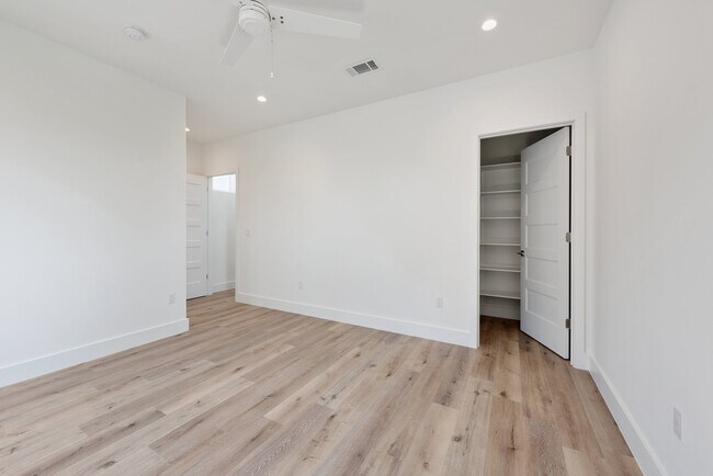 Building Photo - 3107 Walling Dr