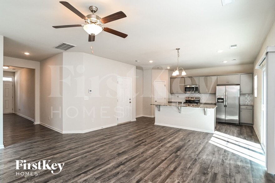 Building Photo - 9616 Hamel St