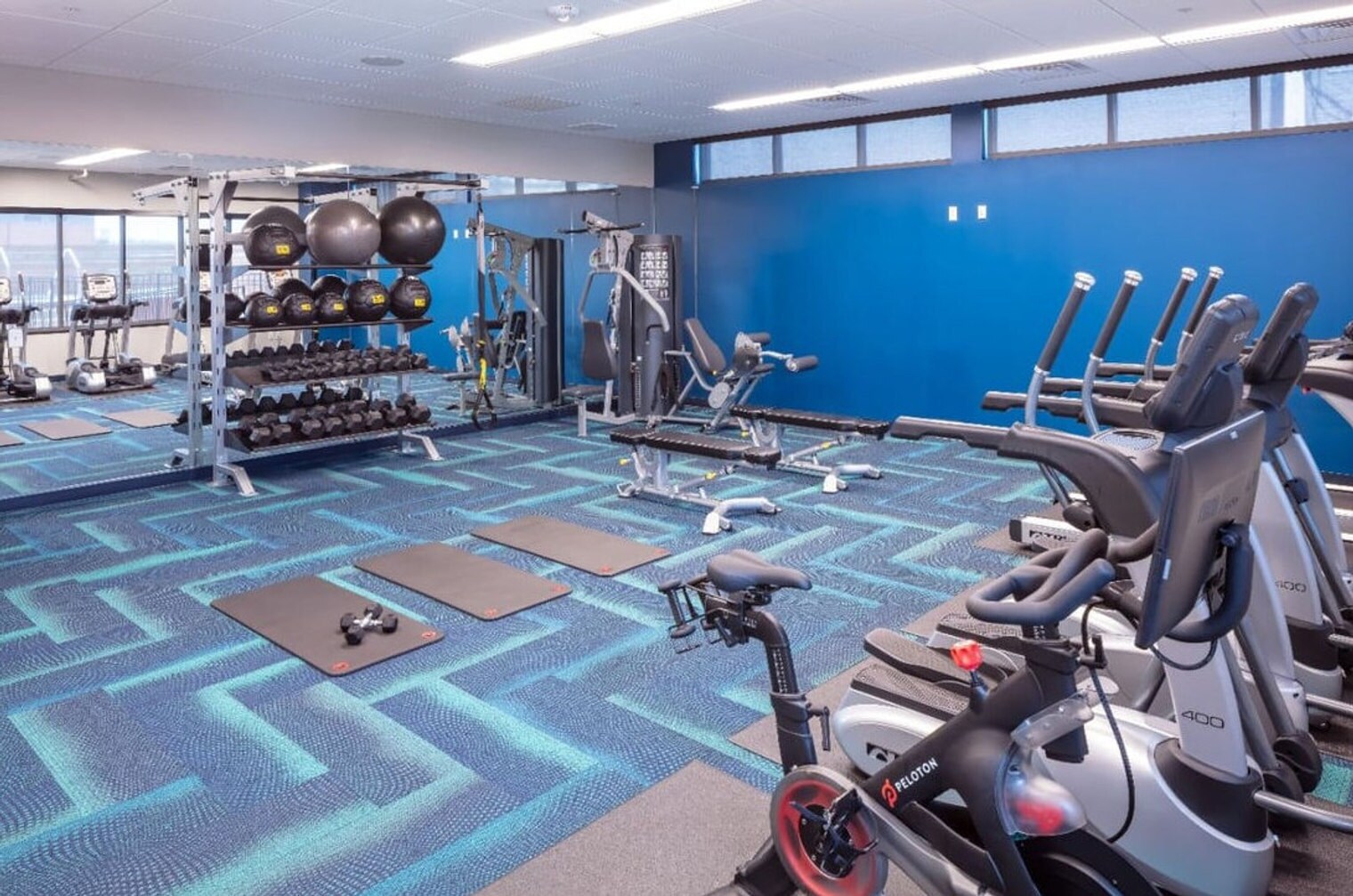 Building Photo - 1400 E Walnut St