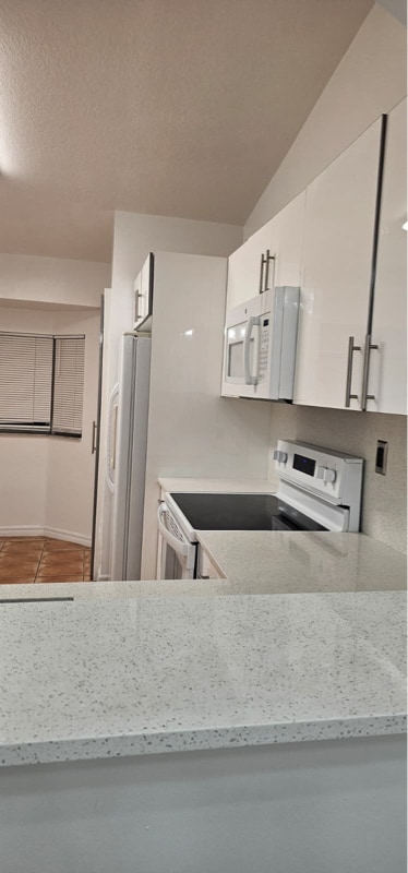 Building Photo - 1270 SE 27th St