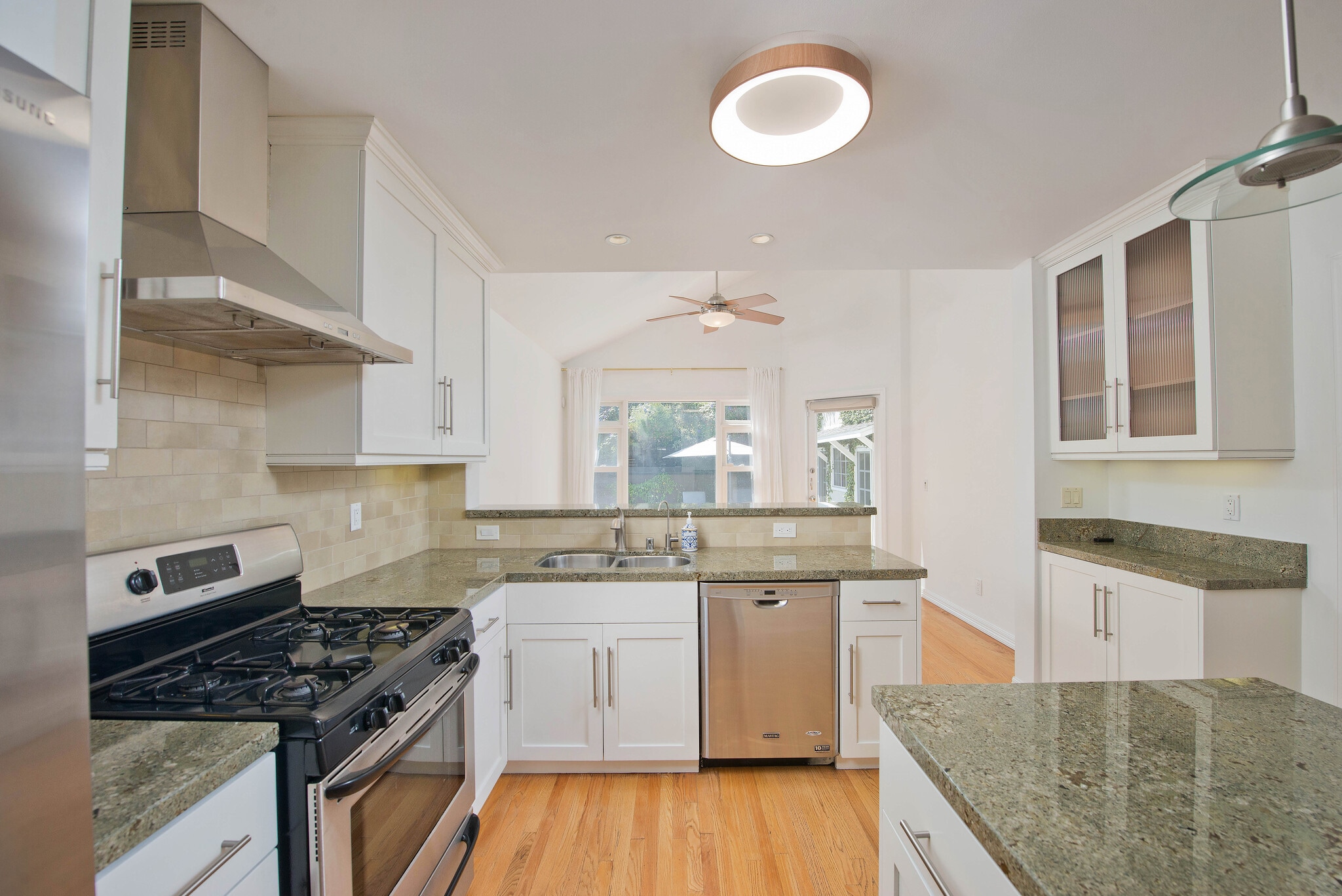 Building Photo - 13964 Peach Grove St