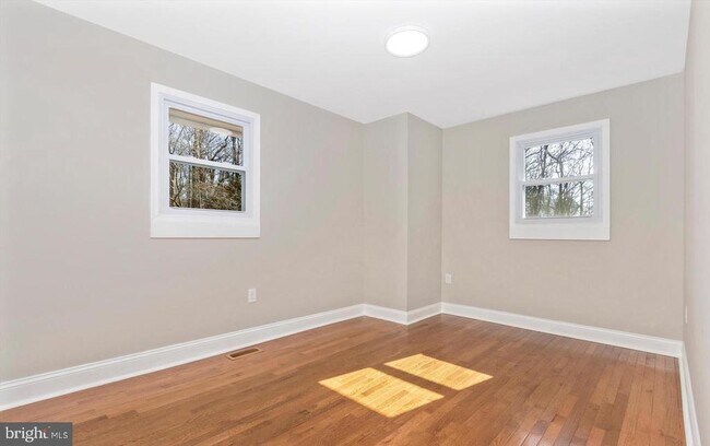 Building Photo - 5810 Rehling St