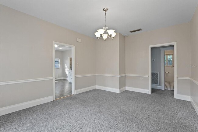 Building Photo - 303 E Paris St