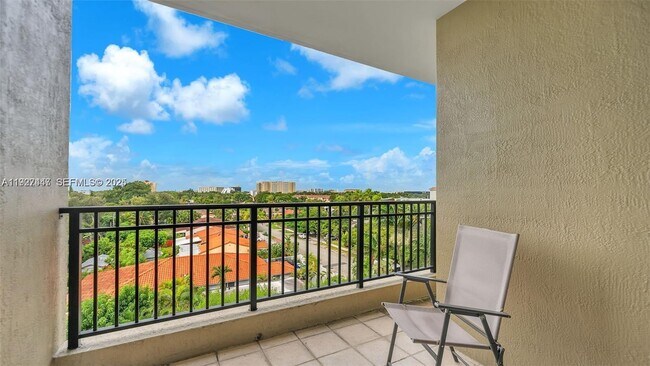 Building Photo - 120 Douglas Rd