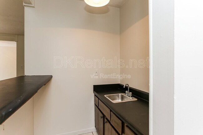 Building Photo - 135 Beethoven Ct