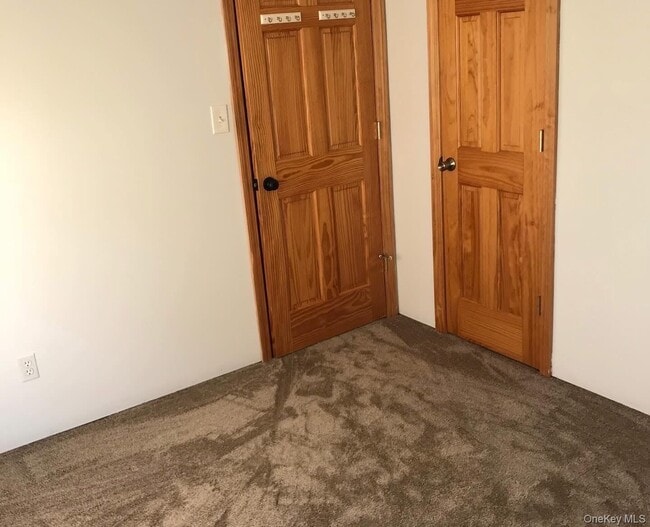 Building Photo - 601 Little East Neck Rd