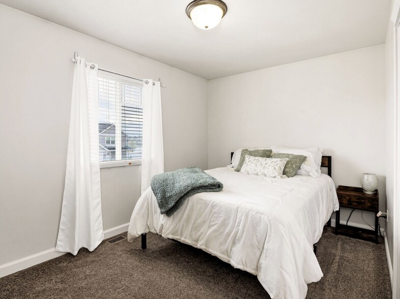 2nd Bedroom - 455 W 1140 N