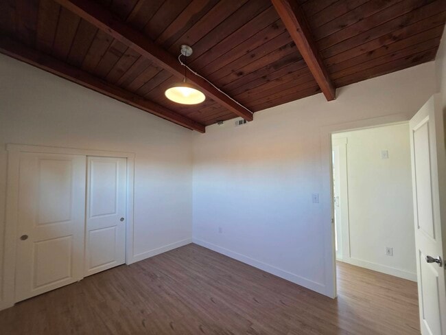Building Photo - 2021 N Rd 48
