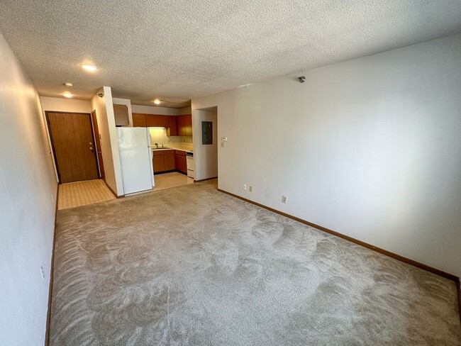 Interior Photo - 225 Hyland