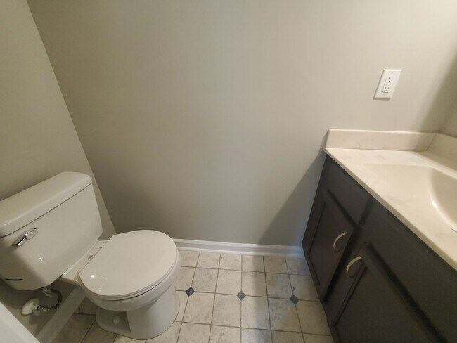 Building Photo - 2618 Graham Rd