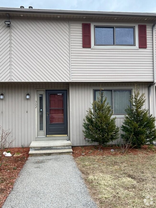 Building Photo - Charming 3-Bedroom 2.5 Bath Condo with Fin...