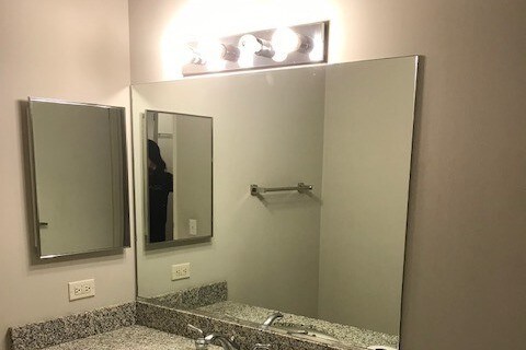 Building Photo - 512 N McClurg Ct