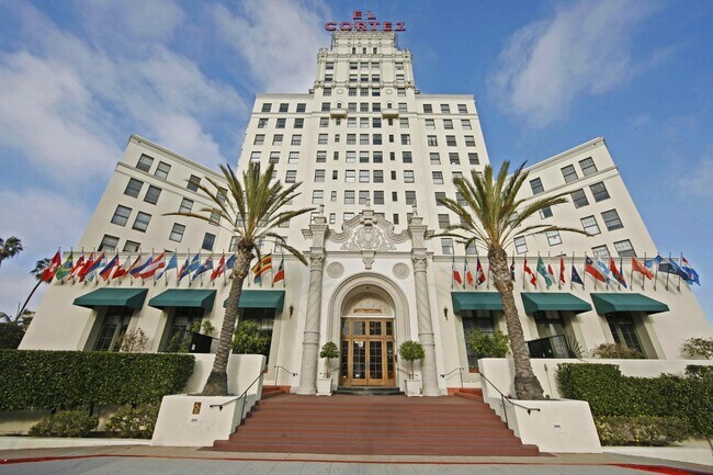 El Cortez - 702 Ash St