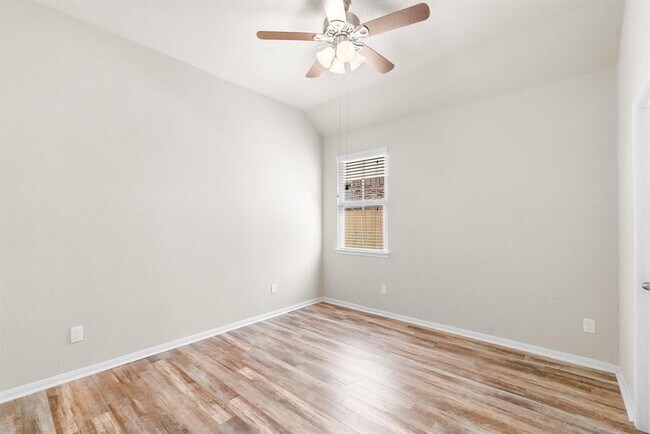 Building Photo - 3534 Woods Estates Dr