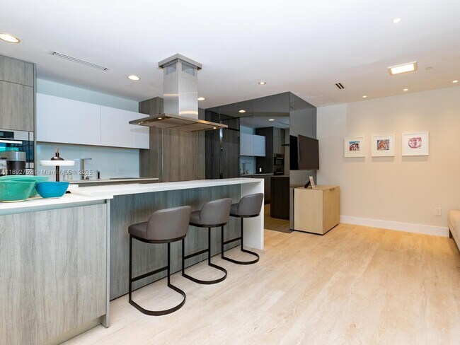 Building Photo - 360 Ocean Dr