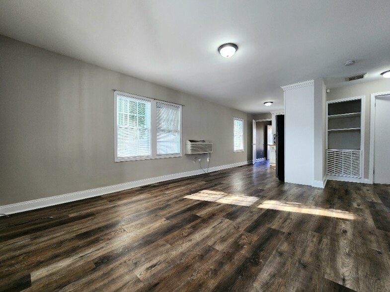 Building Photo - 216 McGarity St