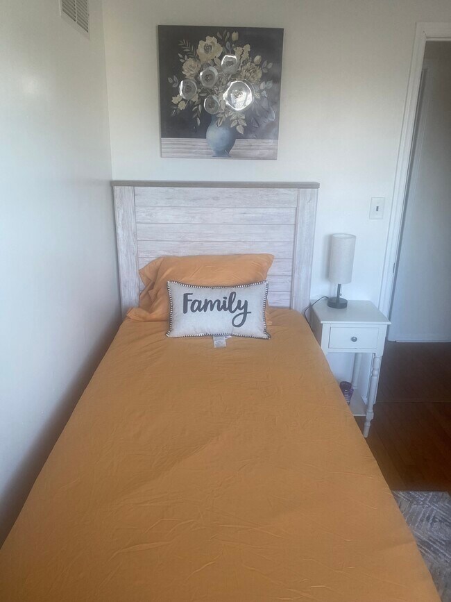 Bedroom #4 - 48 Augustine Pl