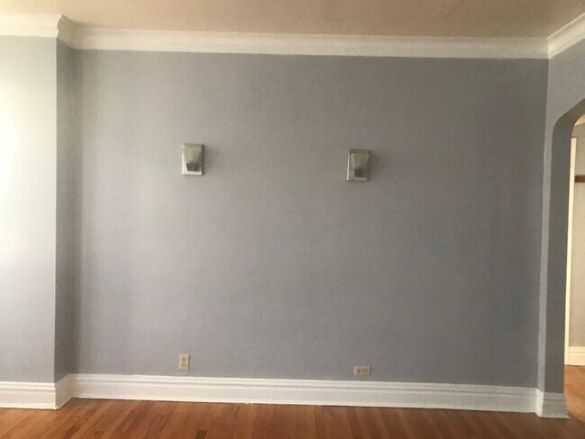 Building Photo - 5201 N Latrobe Ave