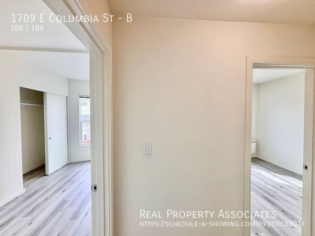 Building Photo - 1709 E Columbia St