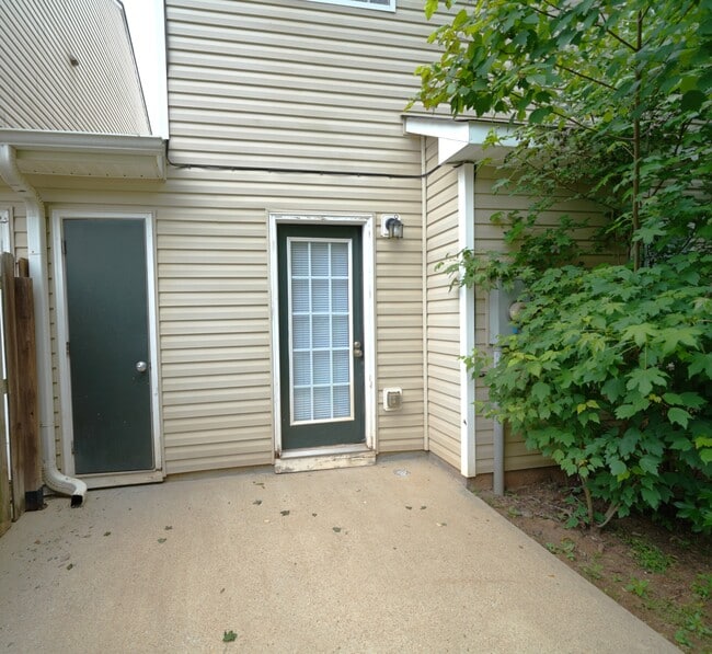 Building Photo - 138 Alton Cir