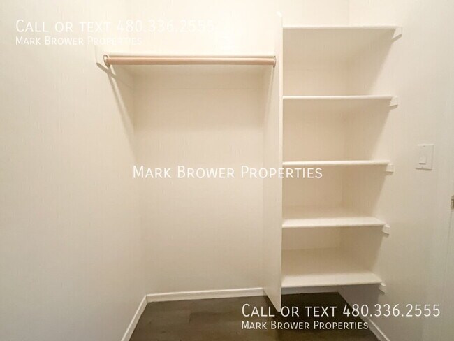 Building Photo - 1492 E Leaf Rd