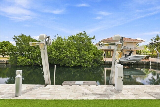 Building Photo - 203 Gulfview Dr