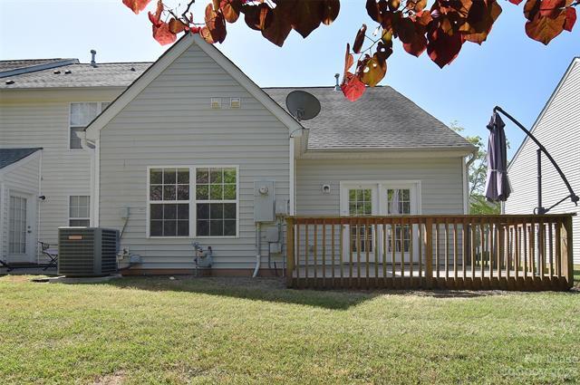 Building Photo - 3033 Des Prez Avenue