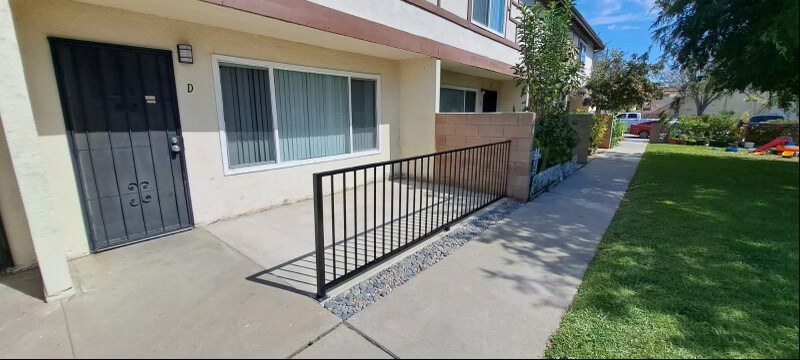Building Photo - 1002 Mission Dr
