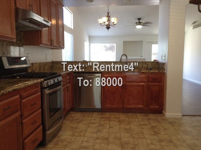 Building Photo - 3 Bedroom, 2 Bathroom Home in Elk Grove