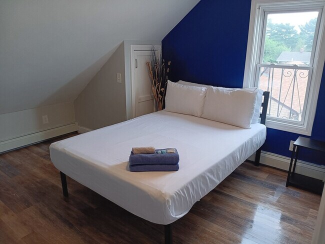 Building Photo - 20 Hawkins St