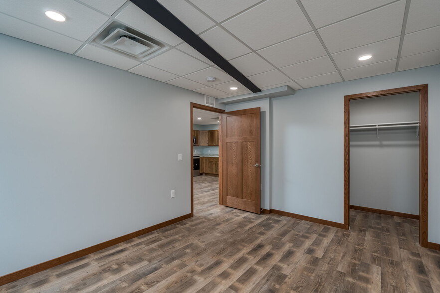 Bedroom 1 - 513 N Riverfront Dr