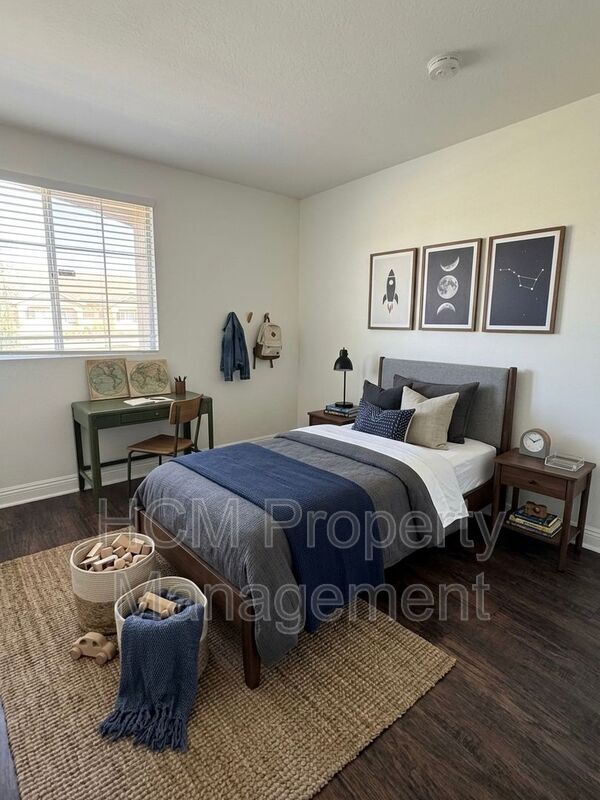 Building Photo - 827 S Shanada Ct