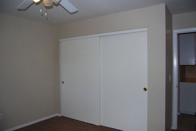 Building Photo - 4 Bedroom Home in Southwest Reno!