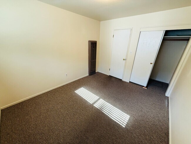 Building Photo - 2505 Kubel Ave