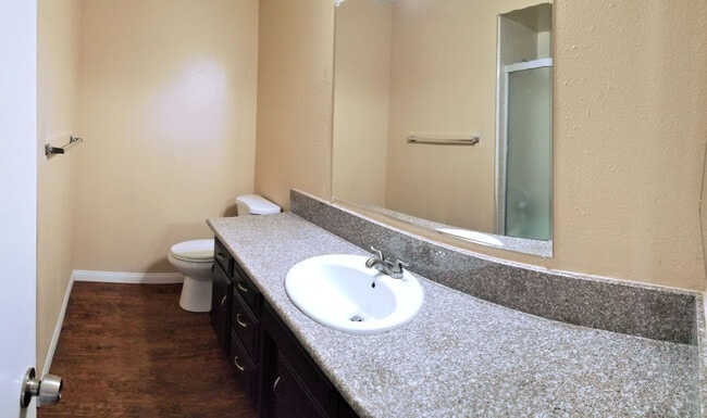 Building Photo - Spacious Home with Limited-Time Split Deposit Offer