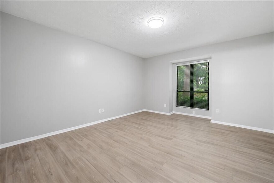 Building Photo - 113 Tuxworth Cir