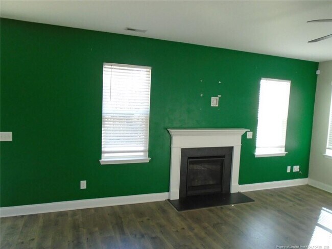 Building Photo - 2240 Mannington Dr