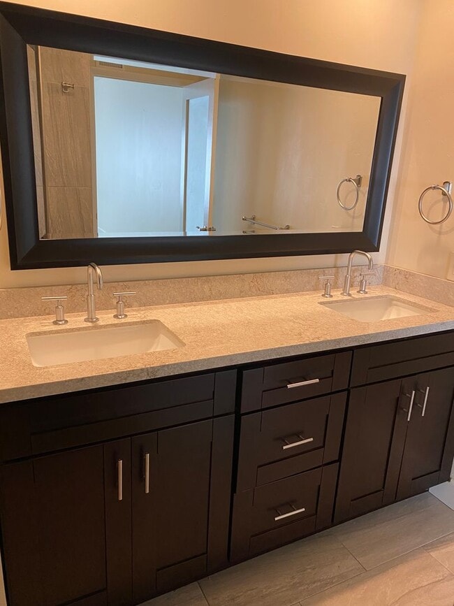 Building Photo - 3312 Caminito Eastbluff