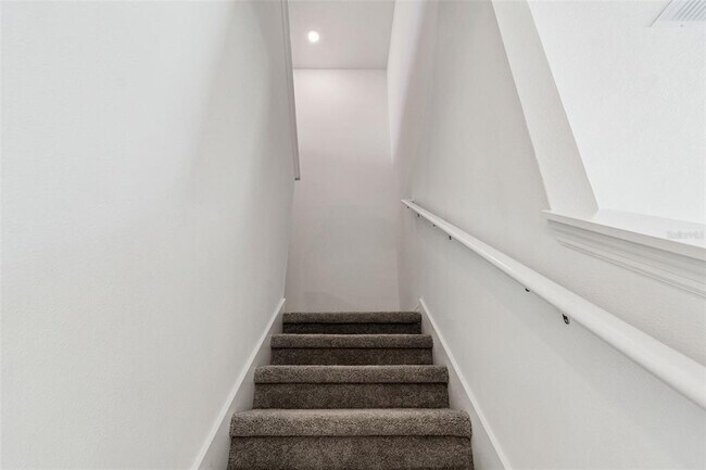 Building Photo - 1712 Tropical Oasis Ave