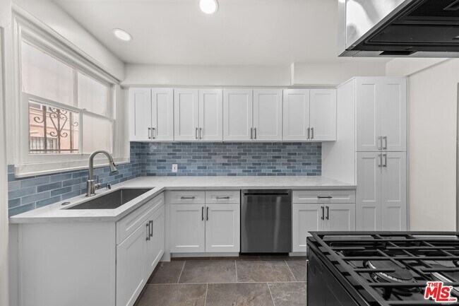 Building Photo - 639 Burnside Ave