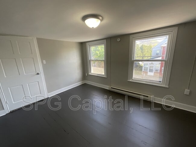 Building Photo - 12986 Main St