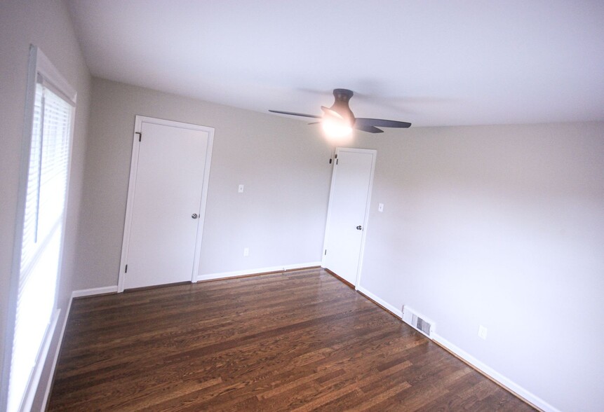 Master Bedroom - 834 Raven Rd