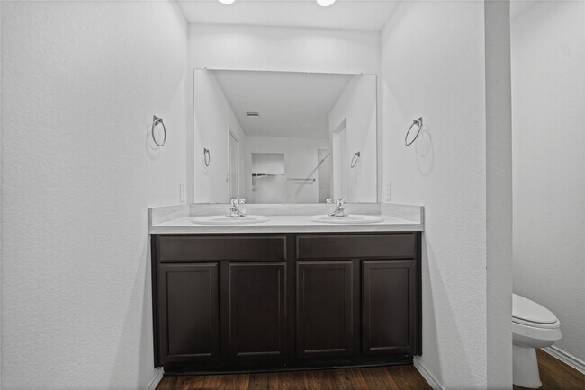 Building Photo - 14634 Cyn Pnes Ln