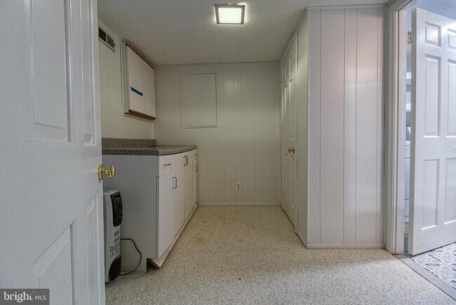 Building Photo - 4638 30th Rd S