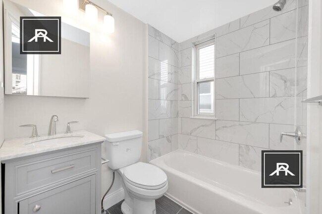 Building Photo - 4 bedroom in Boston MA 02108