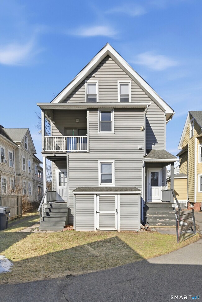 Building Photo - 198 Oxford St