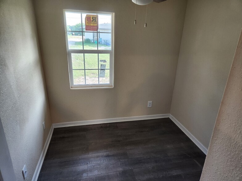 Bedroom #1 - 611 E Highway 11